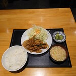 石の家 - ご飯とお味噌汁はお代わりできます。希望者は声を掛ければ"杏仁豆腐"も貰えます。