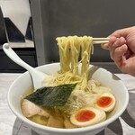 Ramen KURUMU - 肉ワンタン麺 白