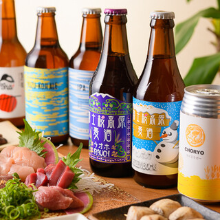 厳選したクラフトビールと地酒を取り揃えております