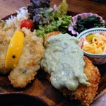 楽彩 - 令和6年2月
ランチタイム(11:30〜14:00)
天然マグロカツと広島産牡蠣フライ定食 税込980円