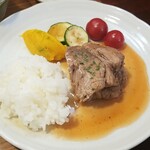 キッチン ブルー グローブ - ご飯を乗せて、ソースを吸わせます