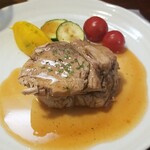 キッチン ブルー グローブ - 豚肩ロースポシェのアップ