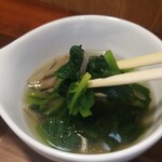 キッチン ブルー グローブ - 具材タップリなスープ