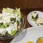 キッチン ブルー グローブ - サラダ、お新香のアップ