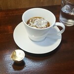 キッチン ブルー グローブ - ミルクを入れます