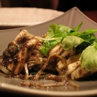 鉄板焼キュイジーヌ バンブー グラッシィ 恵比寿店 - ●烏賊とセロリの炒め物1000円
                  