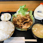 丸福 - ♪生姜焼き定食 ¥930