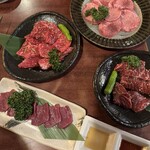 炭火焼肉 くろべこ - 