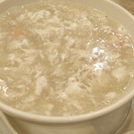 翡翠楼 新館 - 蟹肉入りつばめの巣スープ、熱々で旨味のある風味がメチャ美味しい〜❤