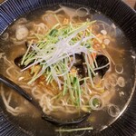 和の中 - 酸辣湯麺