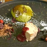 BARBA - 抹茶のカタラーナとイチゴのバスクチーズケーキ