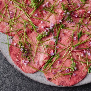 見た目も楽しめる上質なお肉