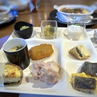 グランカフェ - ◆私はこんな感じで。「洋風茶碗蒸し」「キッシュ」「クリームコロッケ」「カリフラワーのムース」など。 カリフラワーのムースが美味しい。