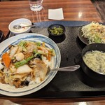 上海亭 - 中華丼定食