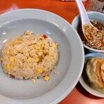 丸吉飯店 - 炒飯(少な目) 850円(税込)(2024年1月31日撮影)