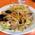 丸吉飯店 - 肉野菜炒め 850円(税込)(2024年1月31日撮影)