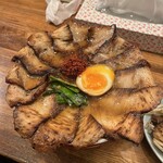 焼豚ラーメン 三條 葛飾店 - 焼豚ラーメン肉盛半から