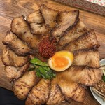 焼豚ラーメン 三條 葛飾店 - 焼豚ラーメン肉盛半から