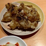 清香園 - 豚足焼き500円。