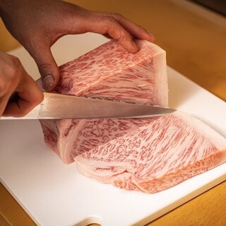 ＼A5ランク牛／最高級の牛肉を各地から厳選仕入れ！