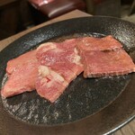 黒毛和牛焼肉 白か黒 - 