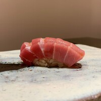 鮨 華 - 天然本鮪中とろ(八戸)