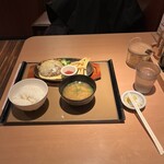 Yayoi Ken - 4種のチーズハンバーグ定食