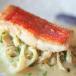 連理 - 金目鯛の昆布〆、切干大根のクリーム煮