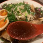 Chuuka Soba Juuichi - 醤油がしっかり目のスープ