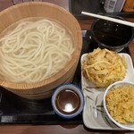 丸亀製麺 - 釜揚げうどんの日！得がなんと330円‼️野菜天180円で、510円のお膳です♪