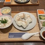 溢彩流香 餃子小厨 - 