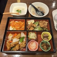 中国料理 青冥 堂島本店 - スペシャルセット(1,500円)
                    小菜3種･サラダ･海老のチリソース･酢豚
                    若鶏の唐揚げ･お粥･漬物･スープ･杏仁豆腐