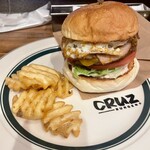 CRUZ BURGERS & CRAFT BEERS - 