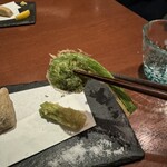 酒肴場 屯 - 春らしいこごみの天ぷら