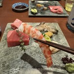 酒肴場 屯 - 半生の車海老はしっとりしていて旨味外観ぎゅっと凝縮