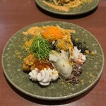 酒肴場 屯 - 濃厚痛風まぜそば改
      あん肝ソースをベースに牡蠣、白子、雲丹、イクラ、蛍烏賊、蟹、カラスミと痛風素材勢ぞろいの逸品