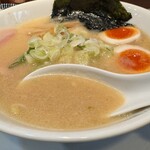 酒肴場 屯 - 酒粕仕立てのまろやかな味噌に、たっぷりの鶏挽肉。今日はほんのり山椒の風味も効いていて後味すっきり