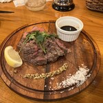 大衆肉ビストロ Lit - ステーキ盛り合わせ