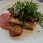 フォルトゥーナ - ランチの前菜　ドレッシングはオリーブオイルです