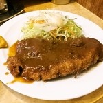 ニューとん助 - 熟練の技で揚げられたとんかつ