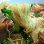 夜来香 - 麺は普通に食べられる美味しさ