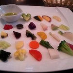 IL RISTORANTE MATSUOMI - 彩鮮やかな本日の藤沢野菜のサラダ