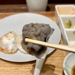 溢彩流香 餃子小厨 - 水餃子（イカと豚肉）アップ