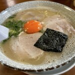 Kouyoukaku - 卵入りラーメン