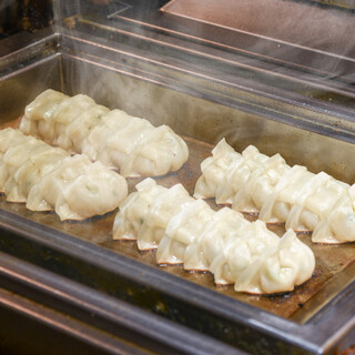 ◇One strike◇Anyway, first of all, Gyoza / Dumpling!