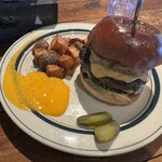 THE CORNER Hamburger & Saloon - 