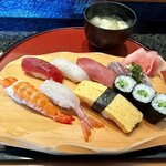しほう田 - にぎり鮨ランチ … ¥1,300円（税込）