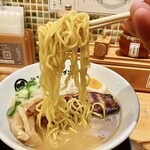 麺匠 たか松 - リフト