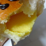 ジャムおじさんのパン工場 神戸店 - ちぎるとクリームが！