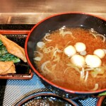 ステーキハウス あづま - みそ汁・お新香